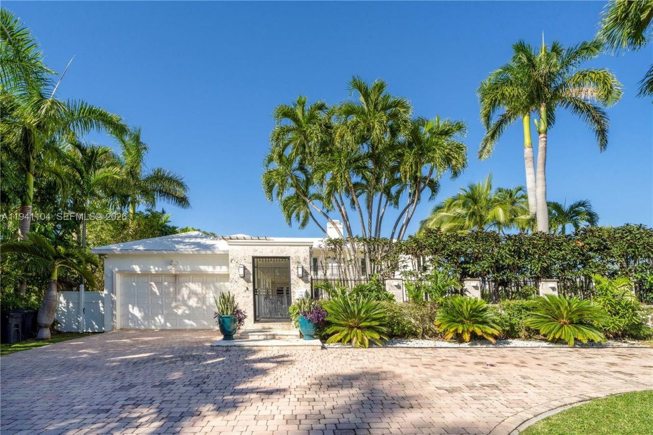 6465 Pine Tree Drive Cir, Miami Beach, FL 33141 Photo