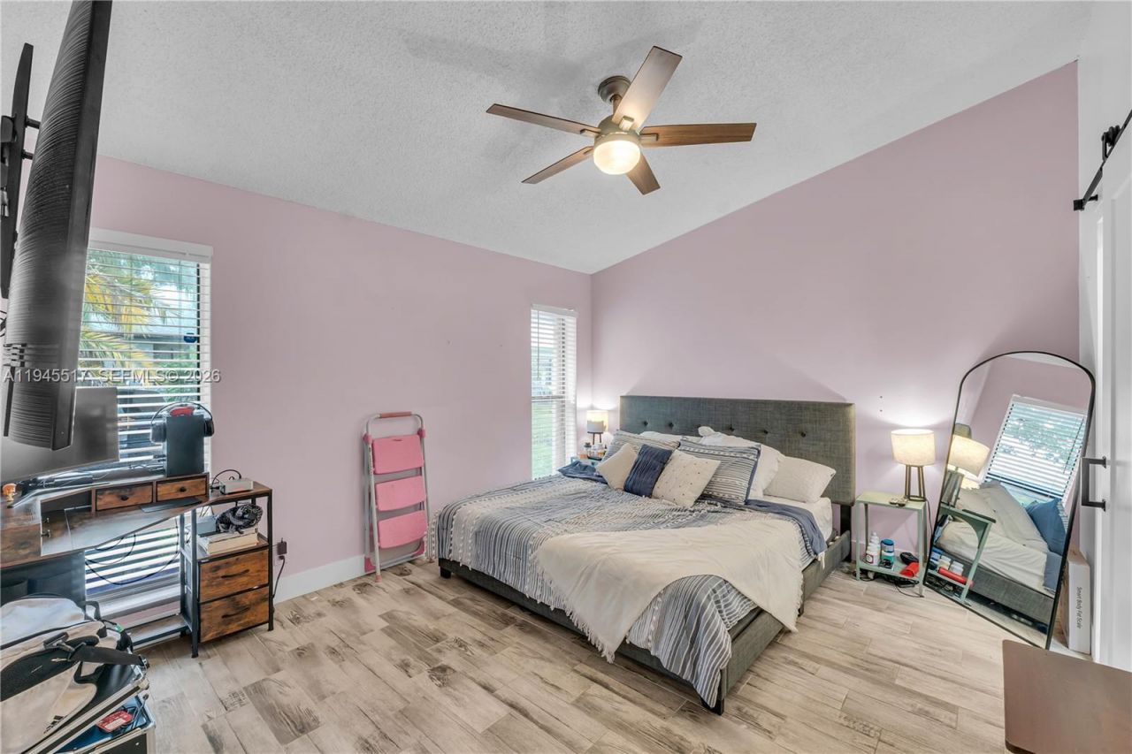 8202 NW 100th Dr, Tamarac, FL 33321 Photo