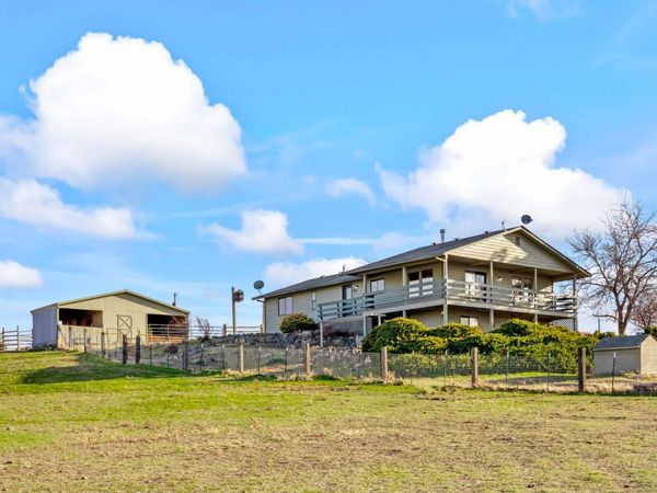 896 SE Dover Lane, Madras, OR 97741