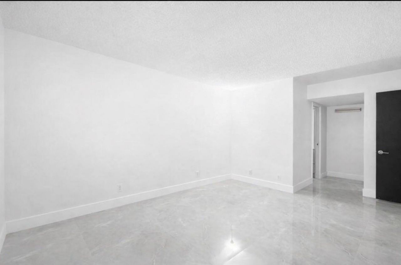 500 Oaks Lane, Unit 110, Pompano Beach, FL 33069 Photo