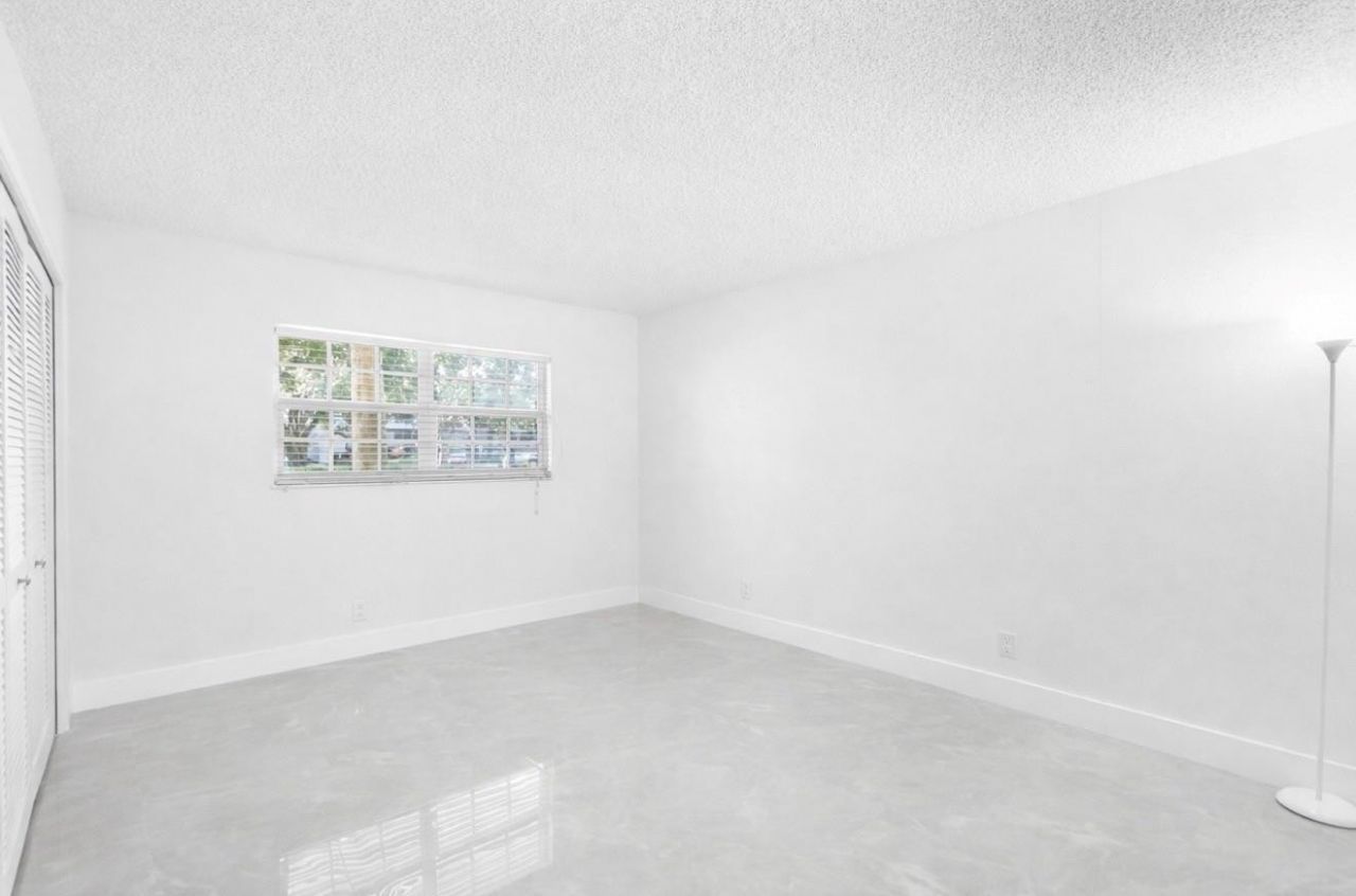 500 Oaks Lane, Unit 110, Pompano Beach, FL 33069 Photo