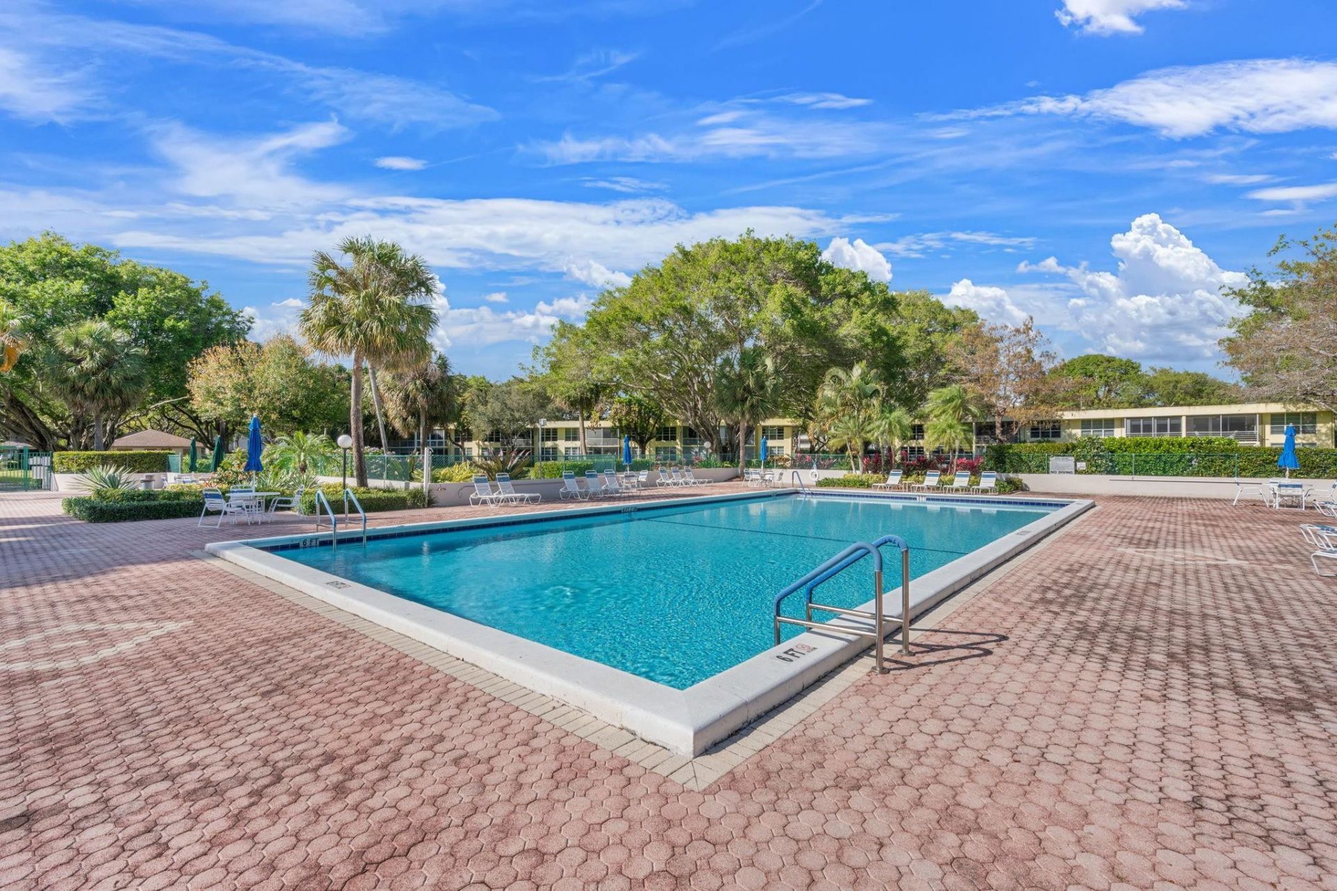 500 Oaks Lane, Unit 110, Pompano Beach, FL 33069 Photo