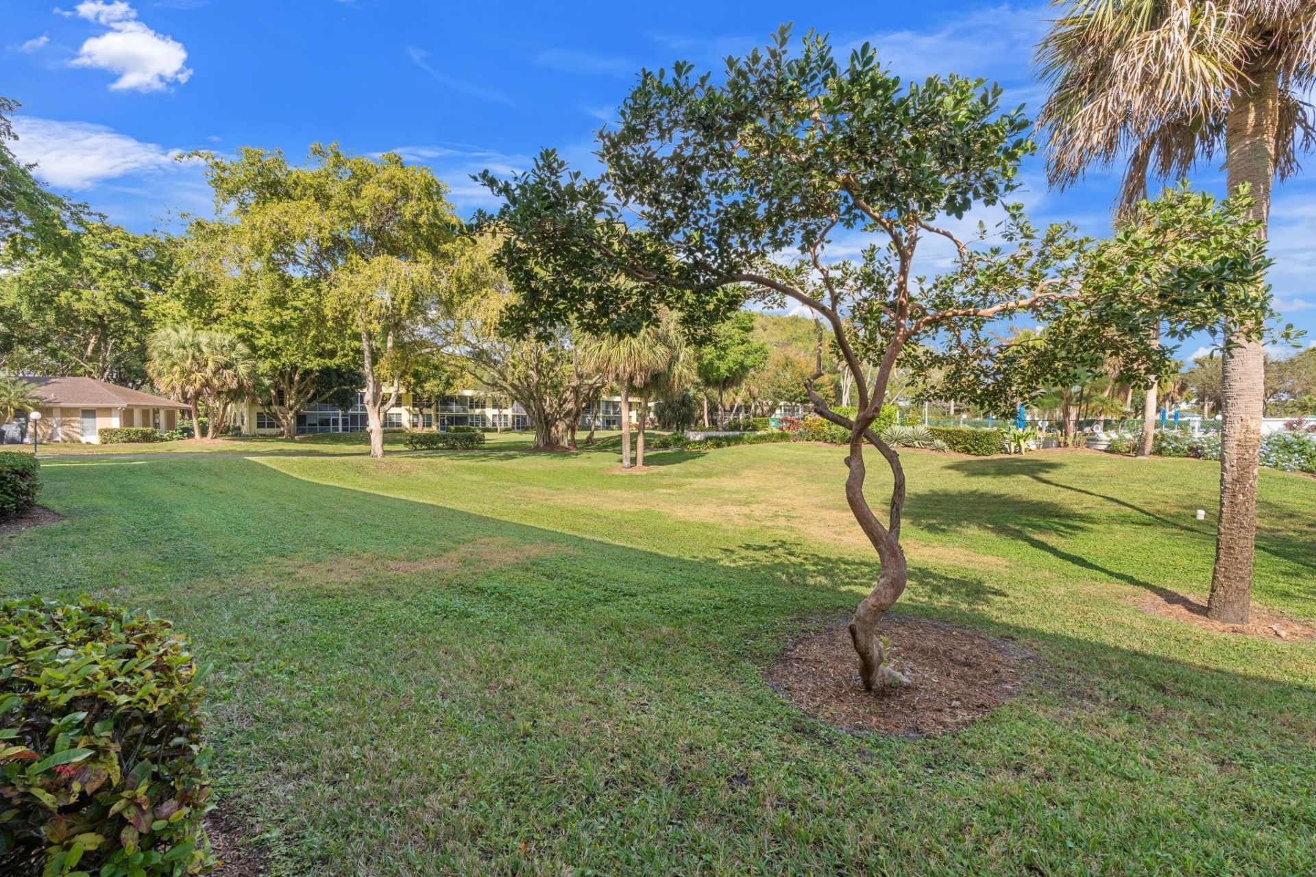 500 Oaks Lane, Unit 110, Pompano Beach, FL 33069 Photo