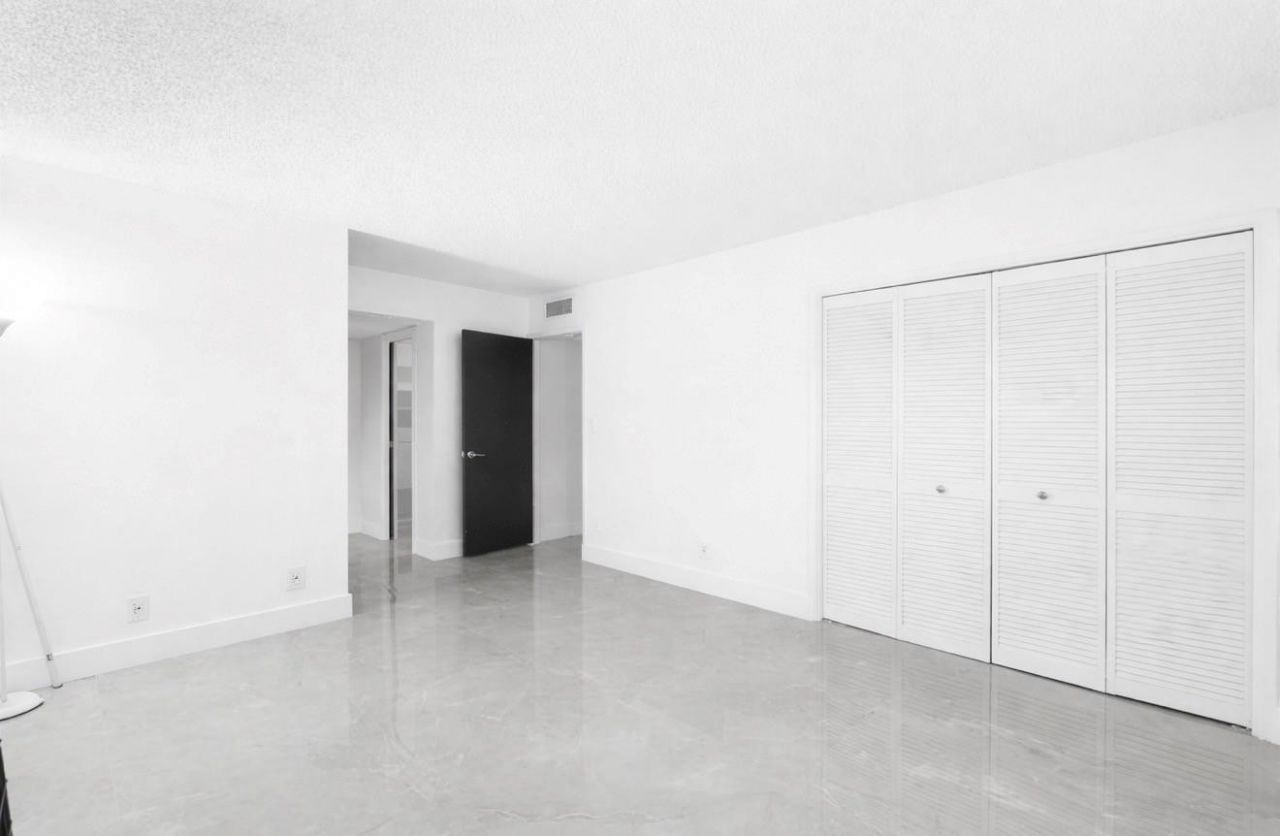 500 Oaks Lane, Unit 110, Pompano Beach, FL 33069 Photo