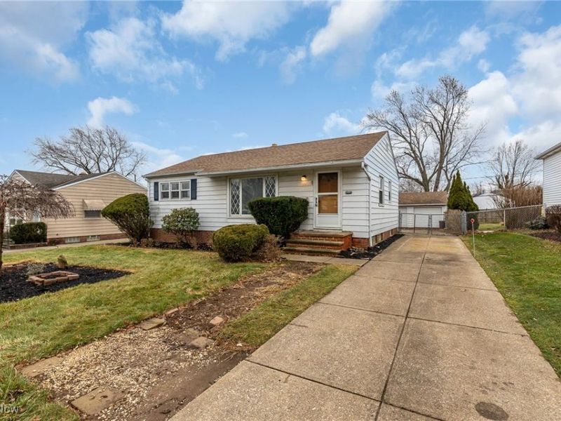 10941 Gabriella Drive, Parma, OH 44130 Photo 1