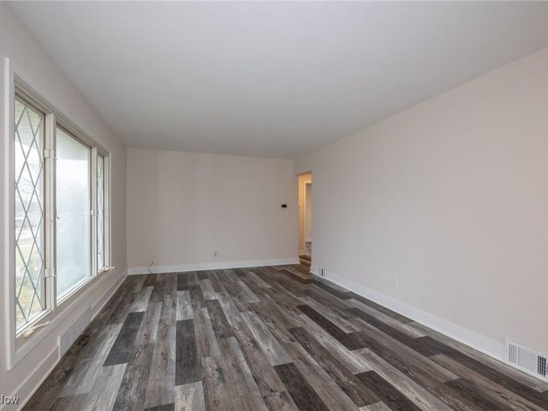 10941 Gabriella Drive, Parma, OH 44130 Photo 3