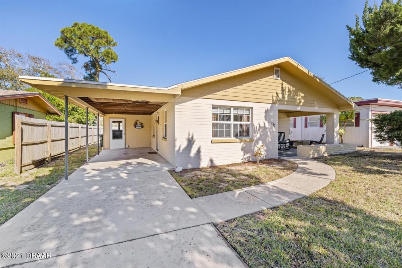 317 Golf Boulevard, Daytona Beach, FL 32118 Main Photo