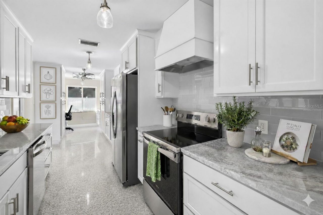 4388 50th Place S, Saint Petersburg, FL 33711 Photo