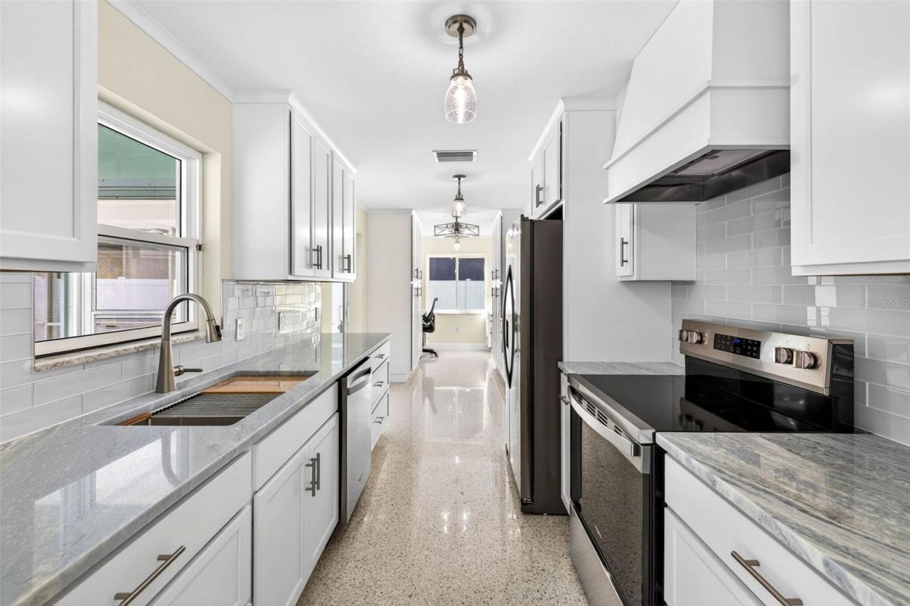 4388 50th Place S, Saint Petersburg, FL 33711 Photo