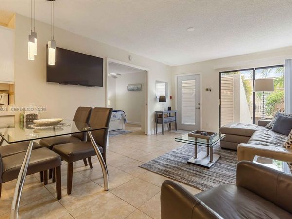 602 Executive Center Dr, Unit 208, West Palm Beach, FL 33401