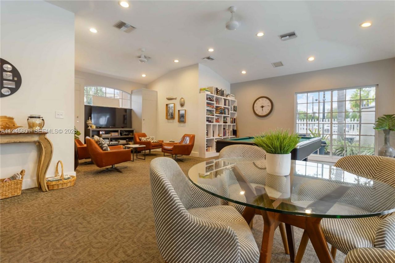 602 Executive Center Dr, Unit 208, West Palm Beach, FL 33401 Photo