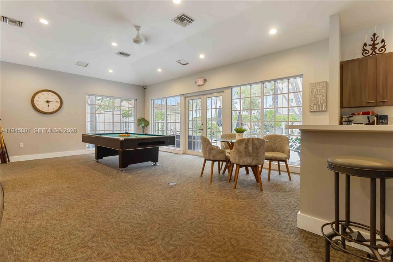 602 Executive Center Dr, Unit 208, West Palm Beach, FL 33401 Photo