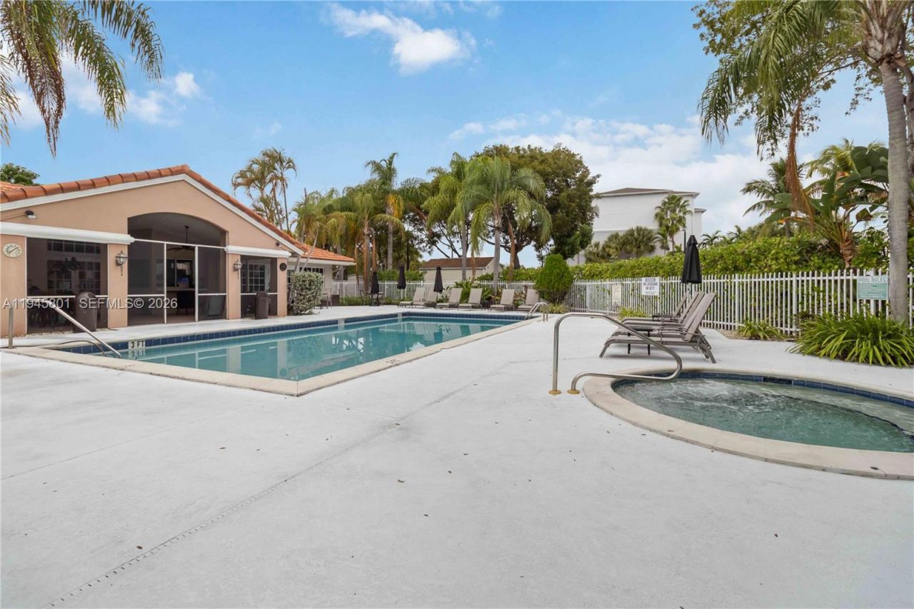 602 Executive Center Dr, Unit 208, West Palm Beach, FL 33401 Photo