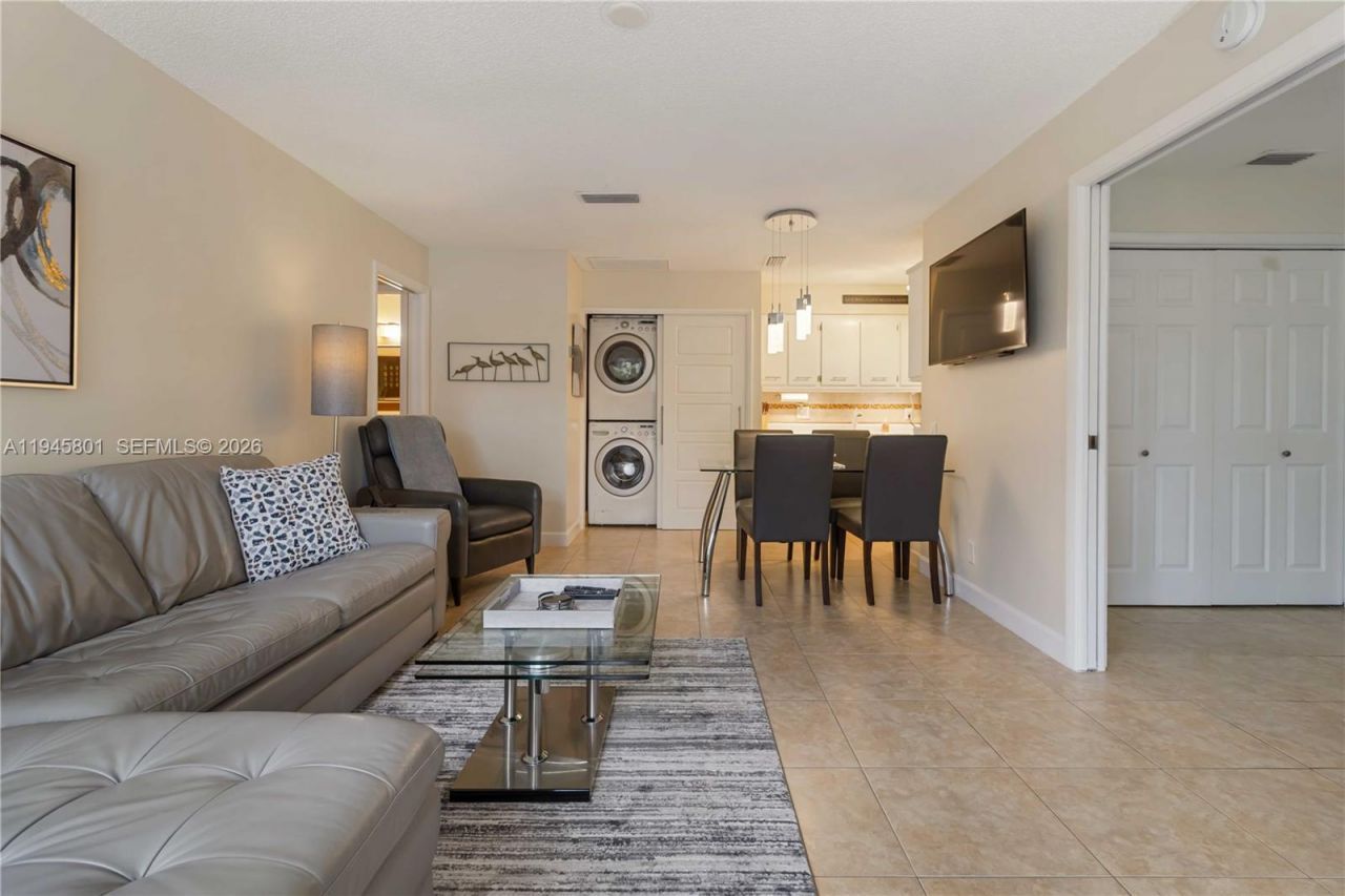 602 Executive Center Dr, Unit 208, West Palm Beach, FL 33401 Photo