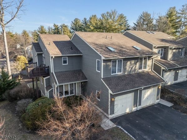 29 Inverrary Pl, Clinton, NJ 08801