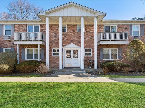 58 Fairharbor, Unit 58, Patchogue, NY 11772