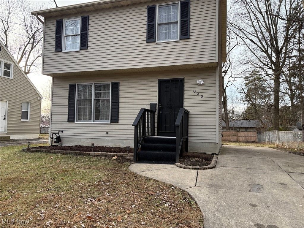 820 Shoshone Avenue, Akron, OH 44305 Main Photo
