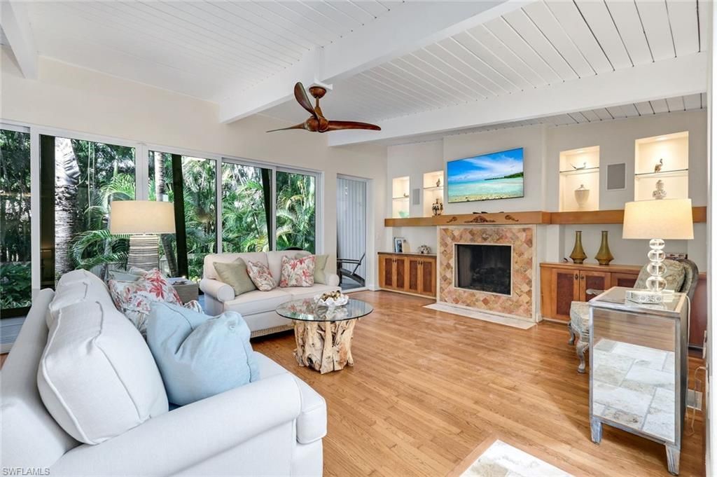 210 Central Ave, Naples, FL 34102 Photo