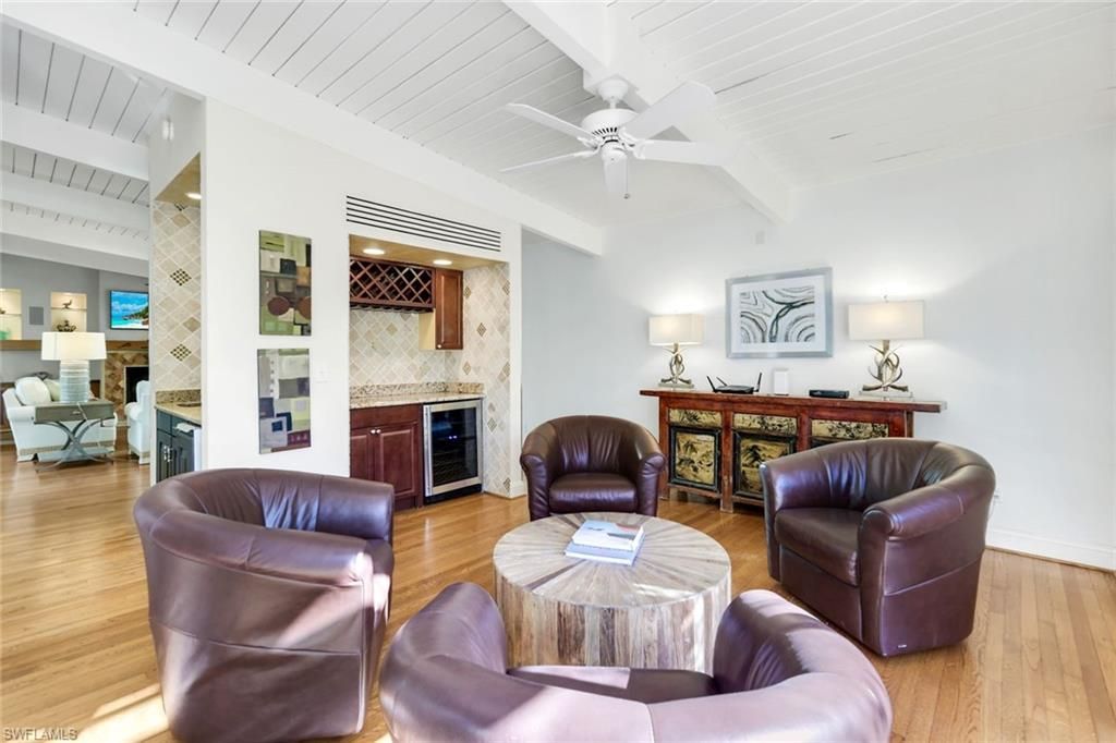 210 Central Ave, Naples, FL 34102 Photo