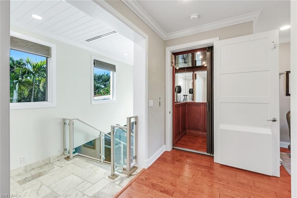210 Central Ave, Naples, FL 34102 Photo