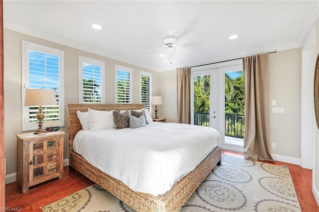 210 Central Ave, Naples, FL 34102 Photo