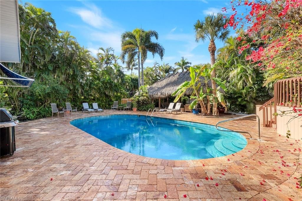 210 Central Ave, Naples, FL 34102 Photo