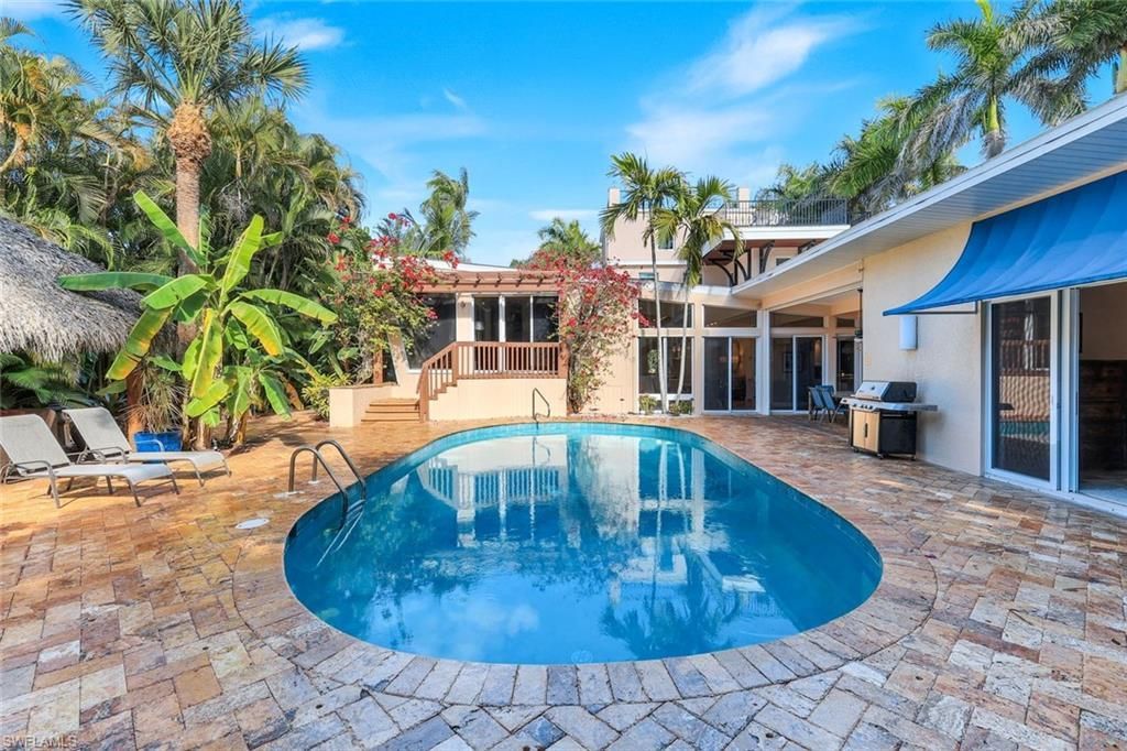 210 Central Ave, Naples, FL 34102 Photo