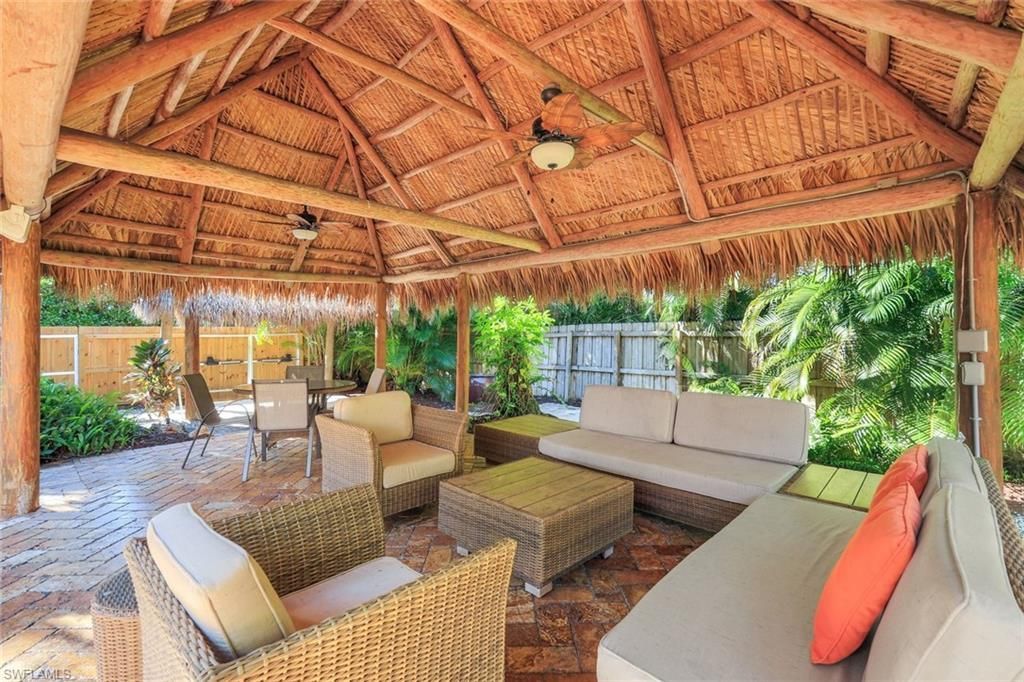 210 Central Ave, Naples, FL 34102 Photo