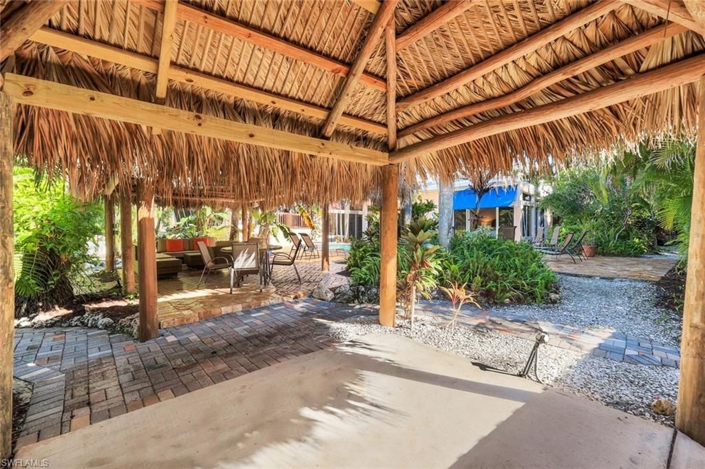 210 Central Ave, Naples, FL 34102 Photo