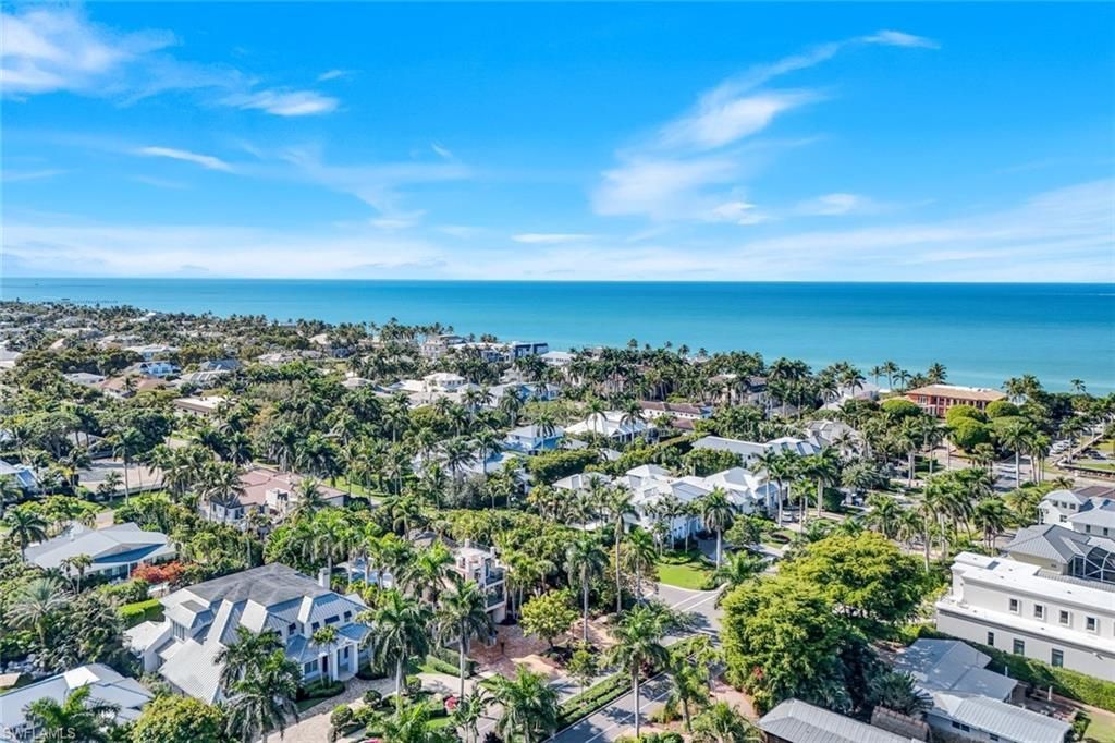 210 Central Ave, Naples, FL 34102 Photo