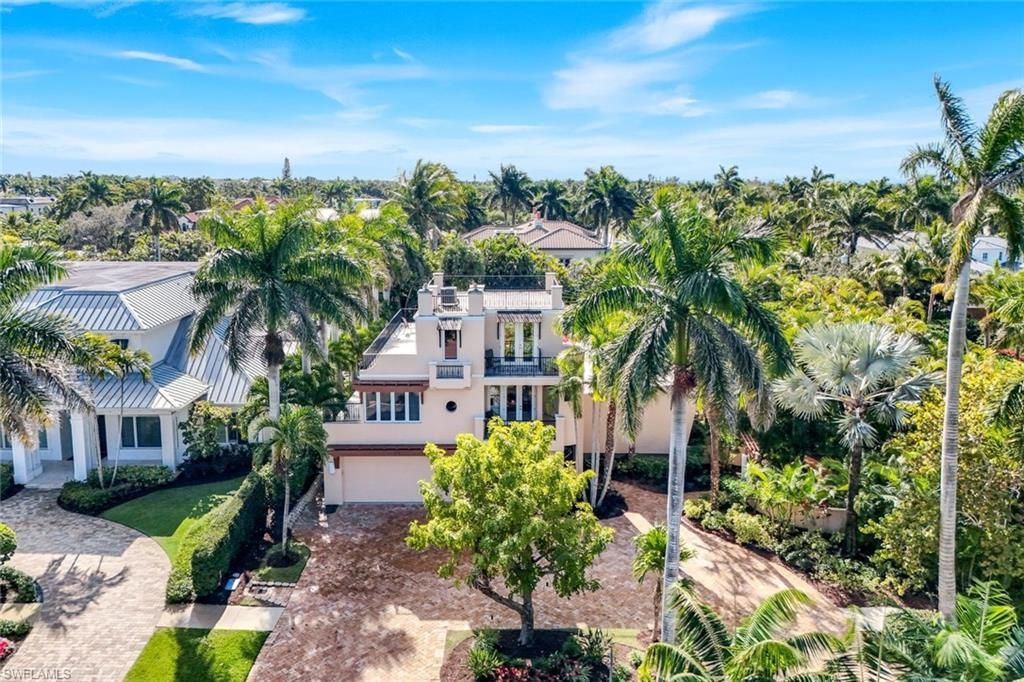 210 Central Ave, Naples, FL 34102 Photo