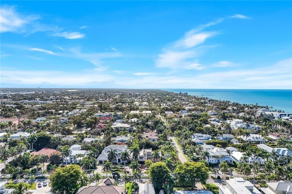 210 Central Ave, Naples, FL 34102 Photo