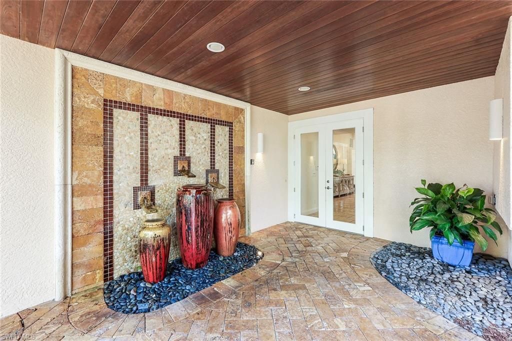 210 Central Ave, Naples, FL 34102 Photo