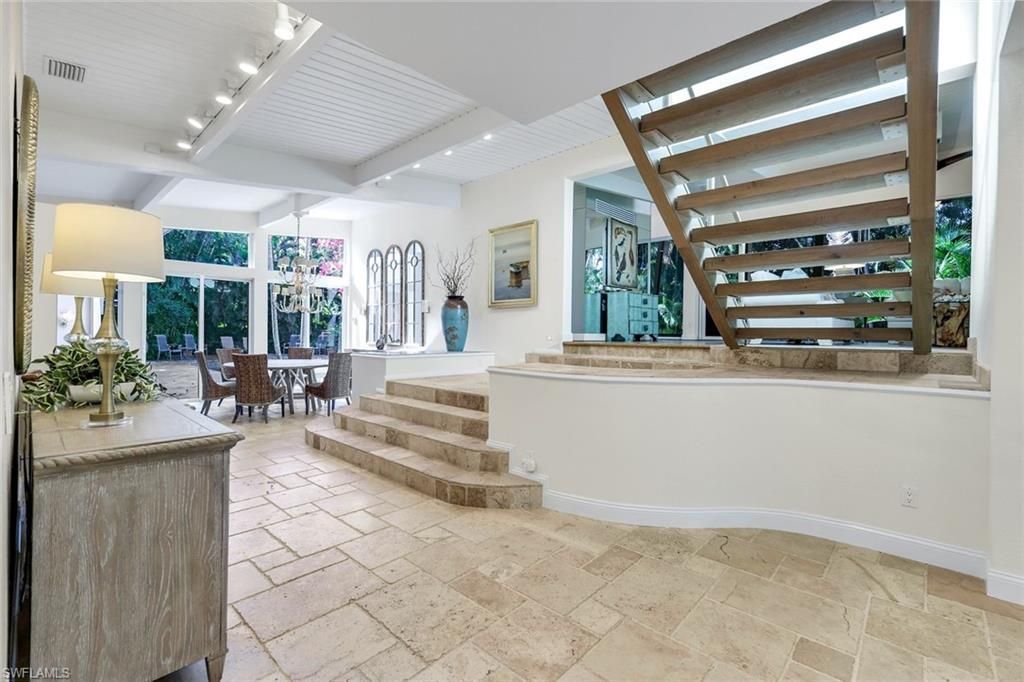210 Central Ave, Naples, FL 34102 Photo