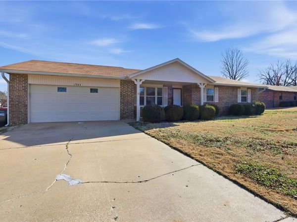 1903 Jean Street , Springdale, AR 72762