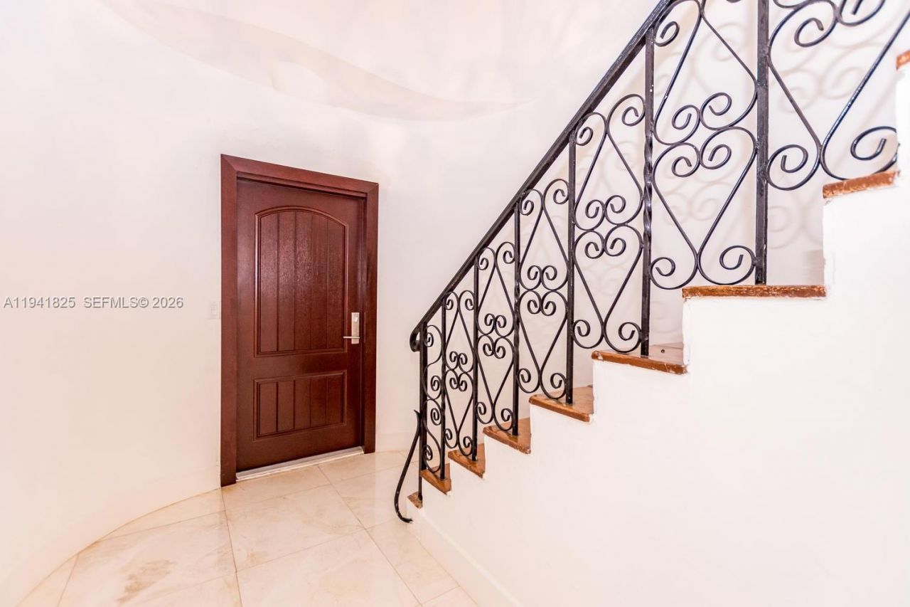 5835 La Gorce Dr , Miami Beach, FL 33140 Photo