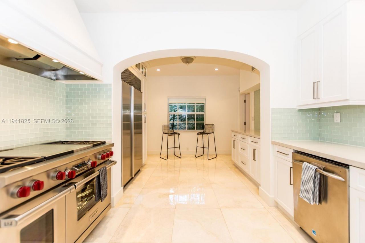 5835 La Gorce Dr , Miami Beach, FL 33140 Photo