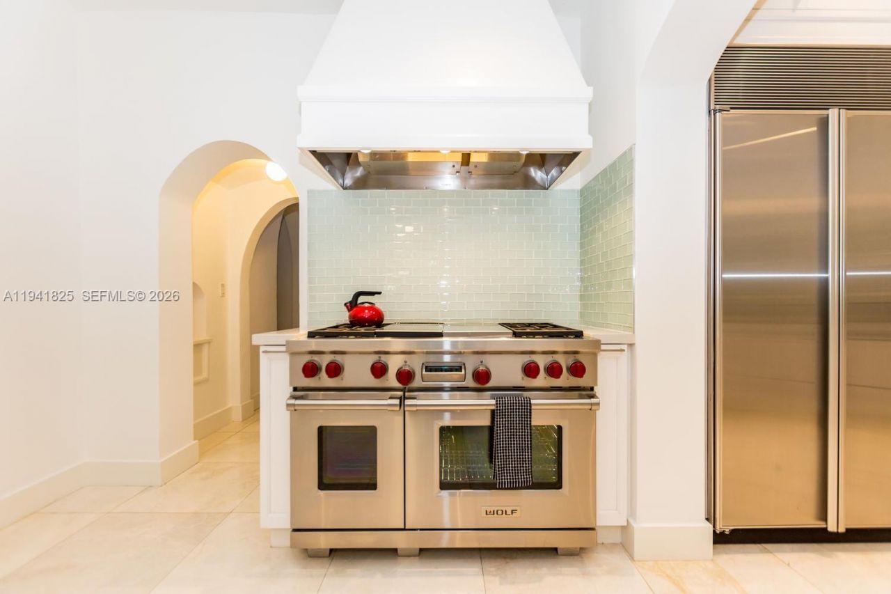 5835 La Gorce Dr , Miami Beach, FL 33140 Photo