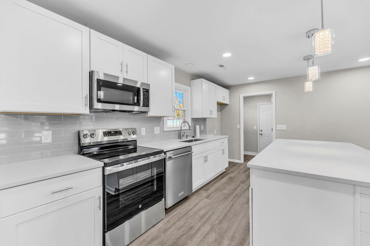 75 University Drive Photo 10