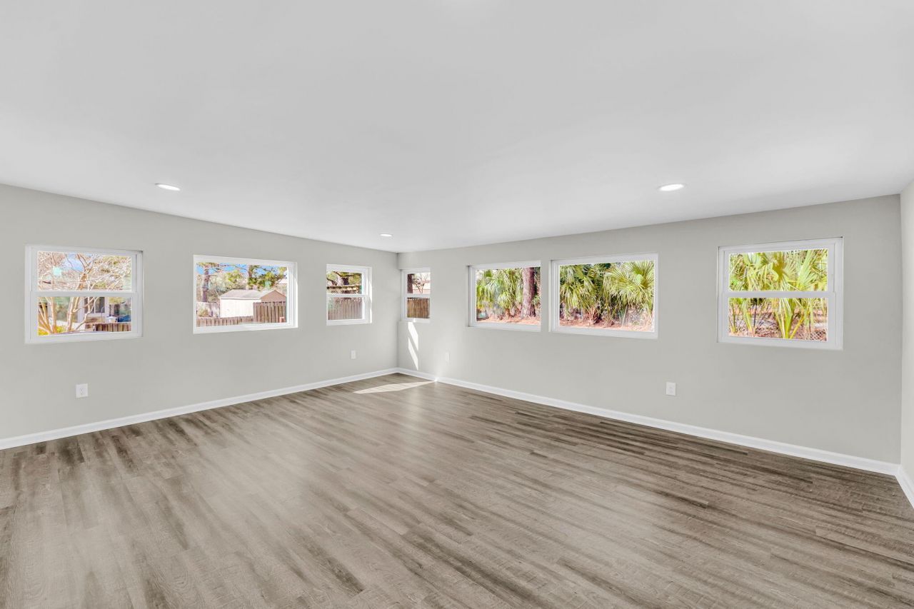 75 University Drive Photo 13