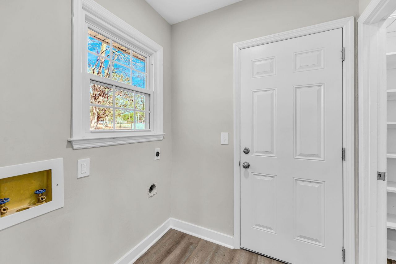 75 University Drive Photo 14