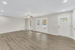 75 University Drive photo 4