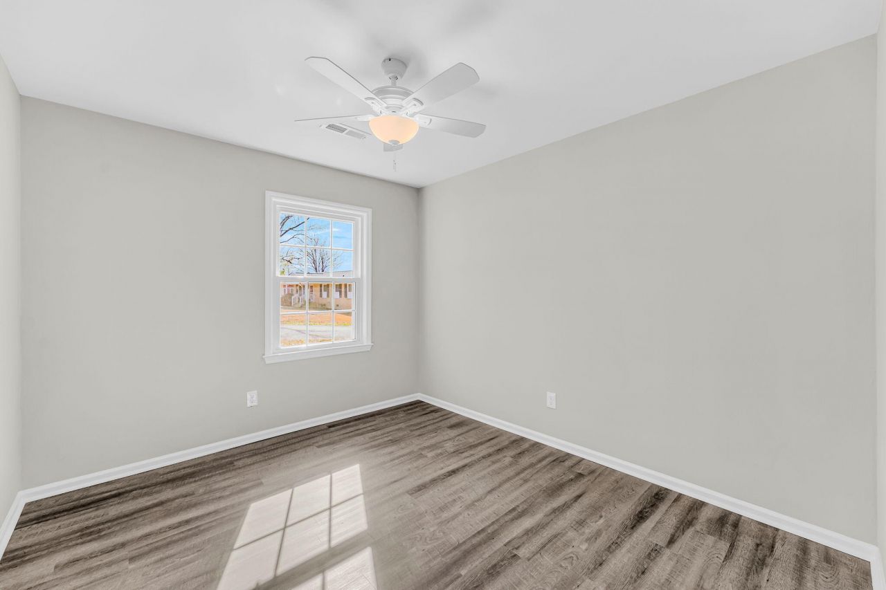 75 University Drive Photo 21