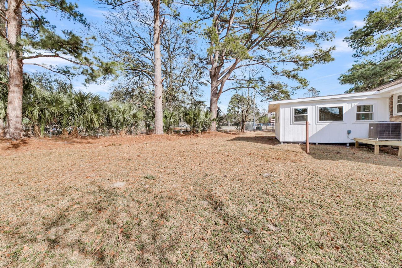 75 University Drive Photo 23