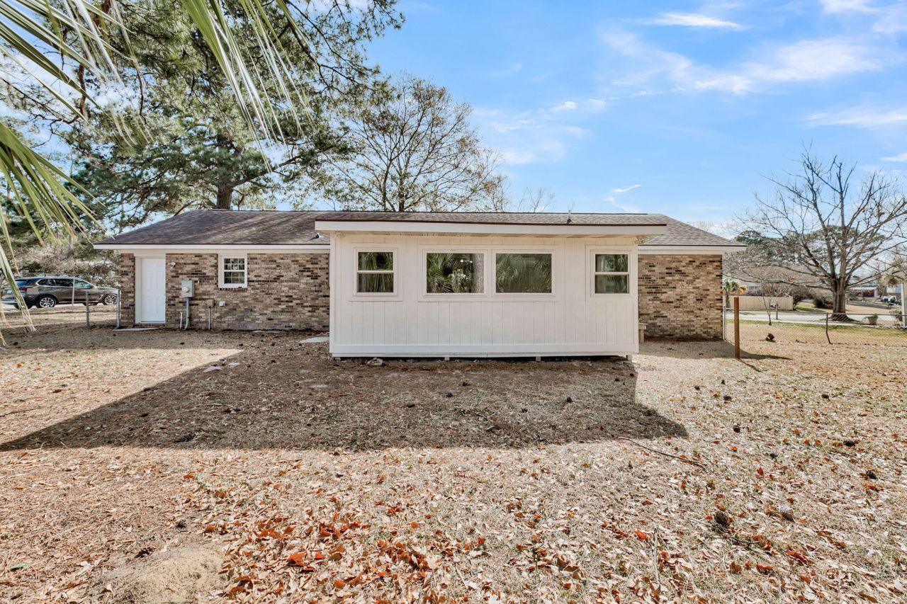 75 University Drive Photo 25