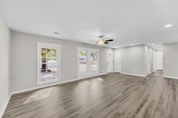 75 University Drive photo 4