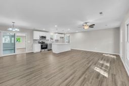 75 University Drive photo 4