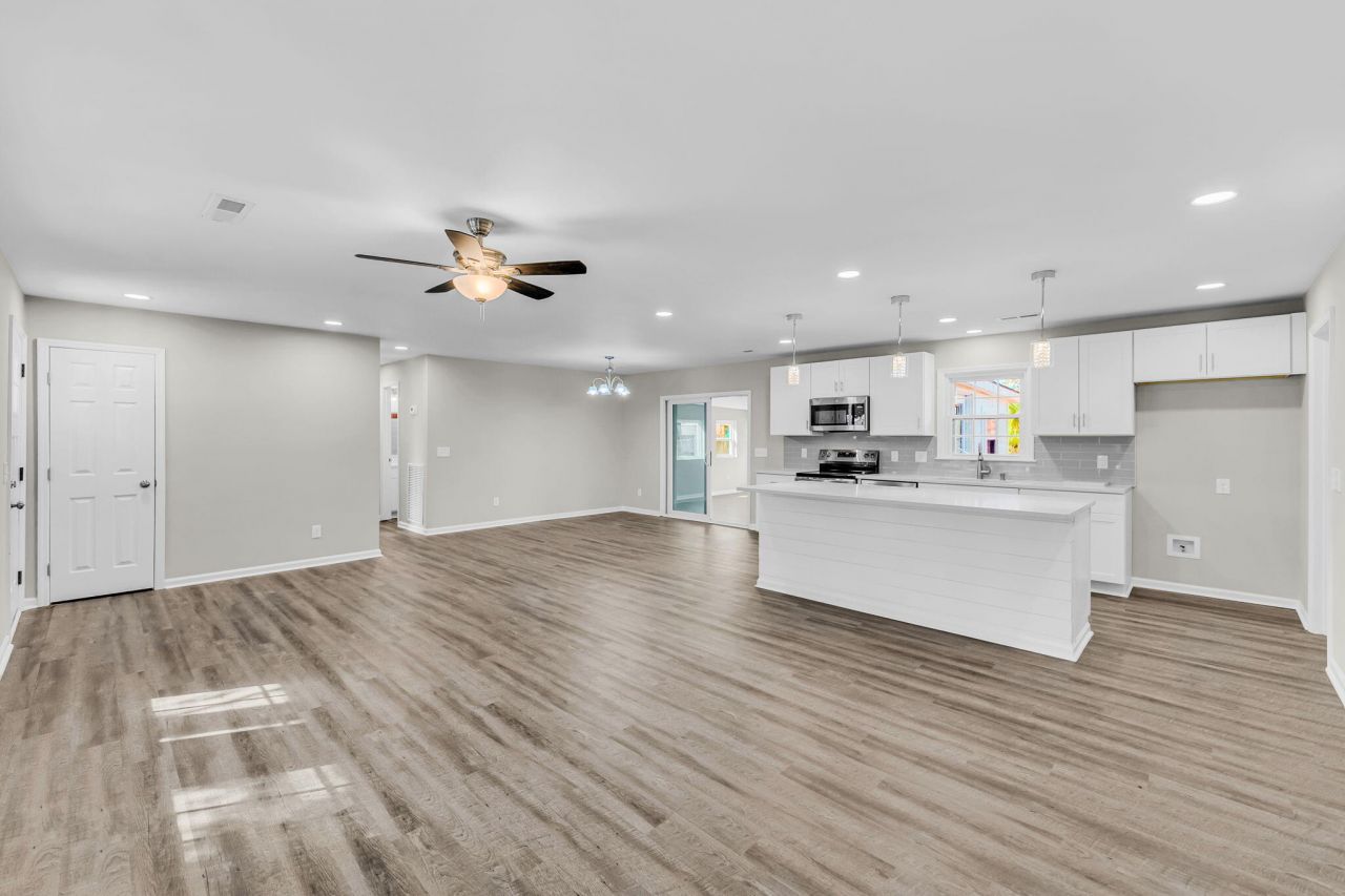 75 University Drive Photo 5