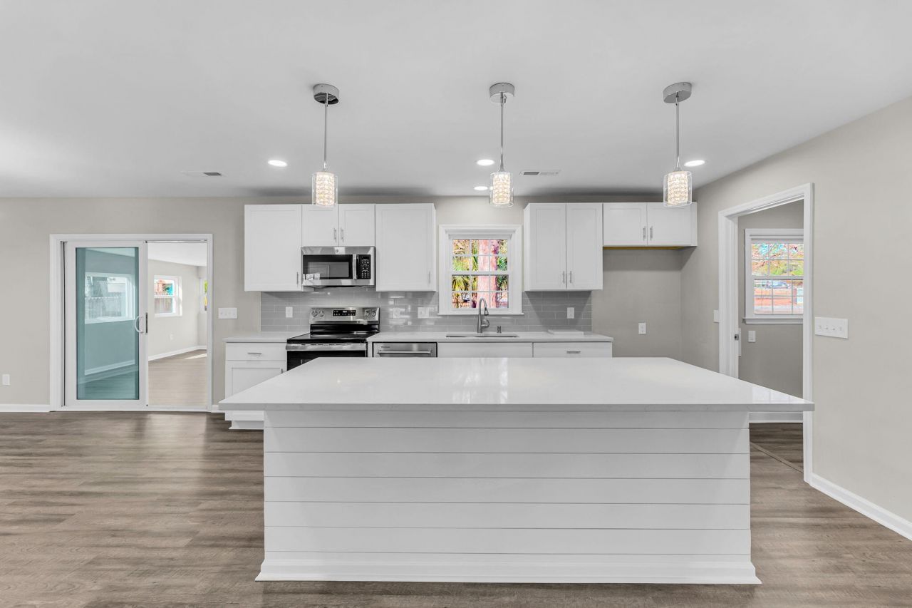 75 University Drive Photo 6