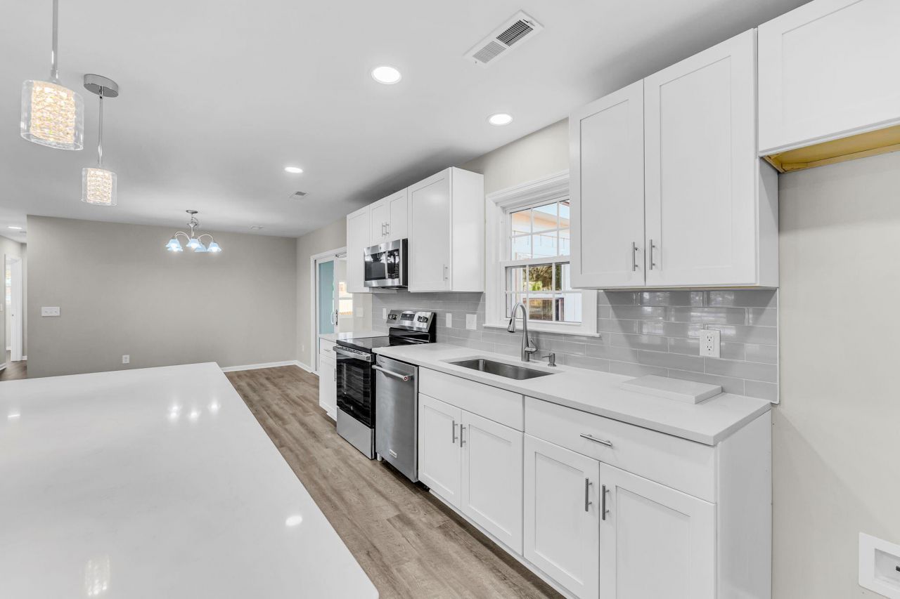 75 University Drive Photo 8